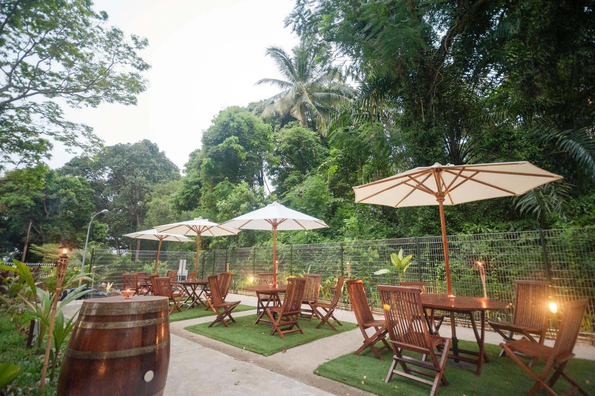 Raintr33 Hotel Singapore Exterior photo